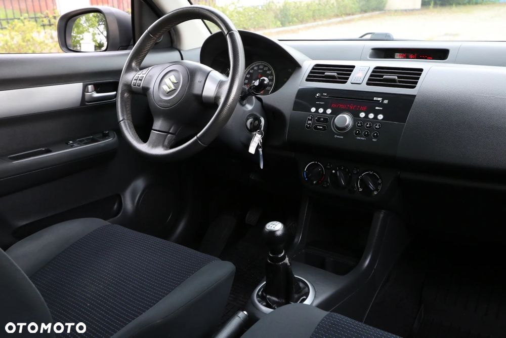 Suzuki Swift 1.3 Sunlight Edition - 13