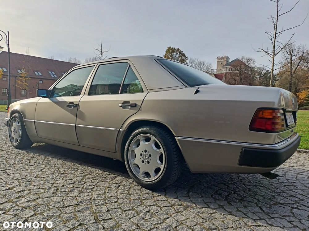 Mercedes-Benz W124 (1984-1993) - 33