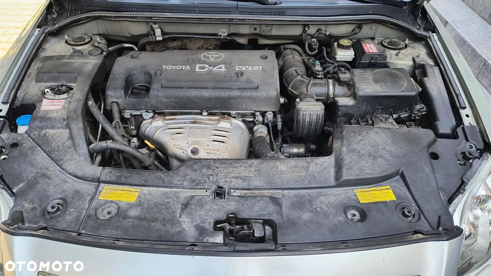 Toyota Avensis - 38