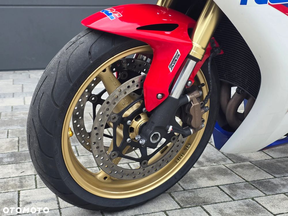 Honda CBR - 25