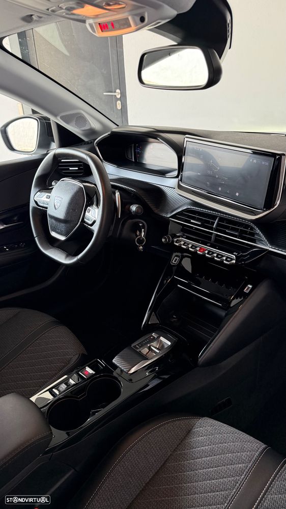 Peugeot 208 1.2 Hybrid Allure e-DCS6 - 30