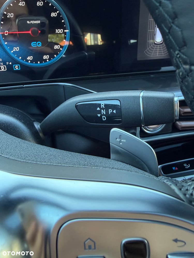 Mercedes-Benz EQC - 34