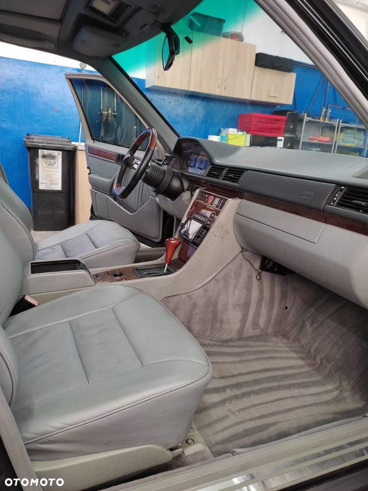 Mercedes-Benz Klasa E 420 - 22