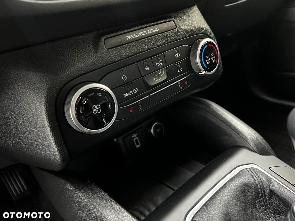Ford Focus 1.5 EcoBlue STart-Stopp-System TITANIUM X - 32