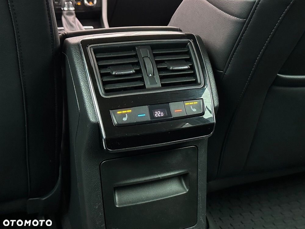 Skoda Superb 2.0 TDI SCR L&K DSG - 34