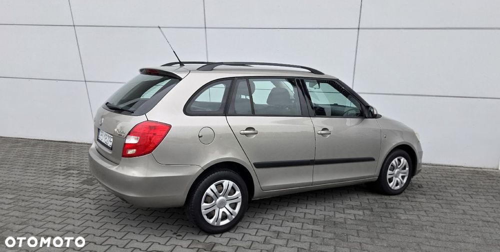 Skoda Fabia 1.2 HTP Ambiente - 14