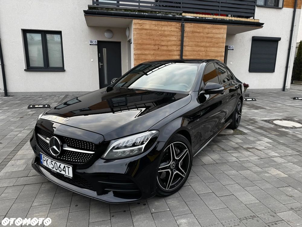 Mercedes-Benz Klasa C 300 4Matic 9G-TRONIC AMG Line - 1
