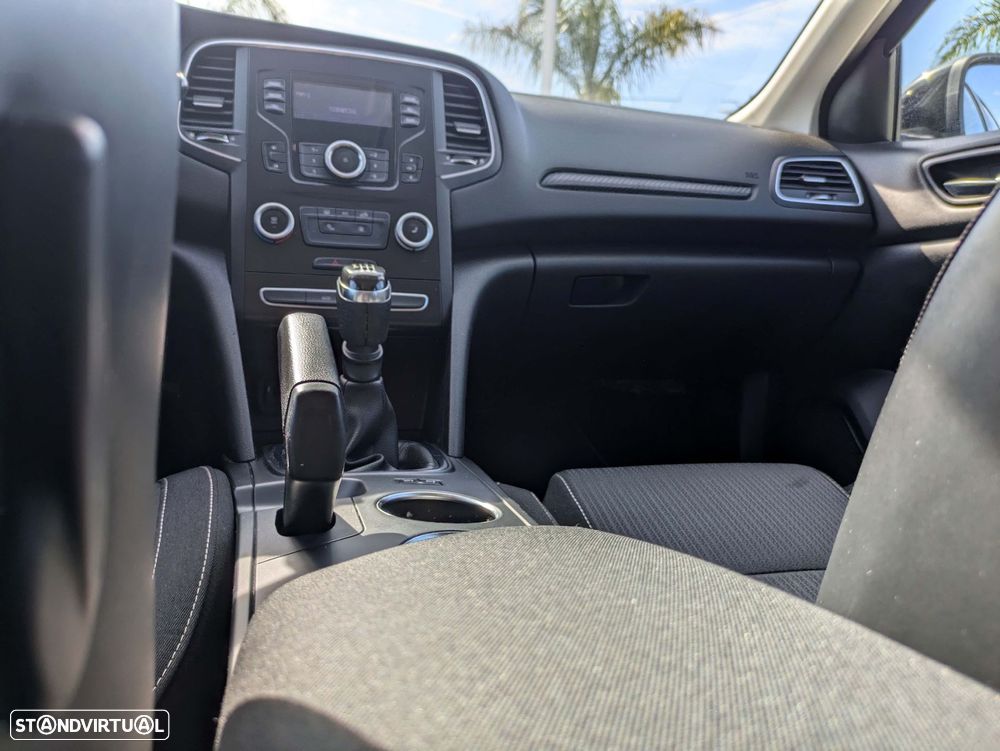 Renault Mégane Sport Tourer 1.5 dCi Zen - 12