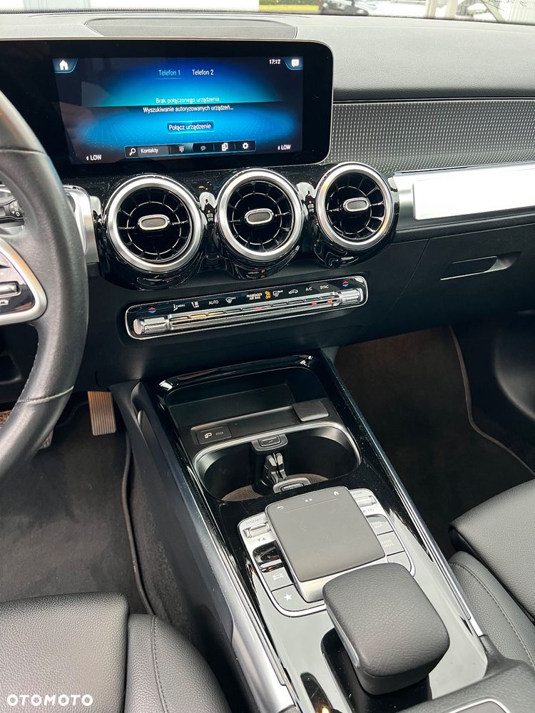 Mercedes-Benz GLB 250 4-Matic 8G-DCT - 12