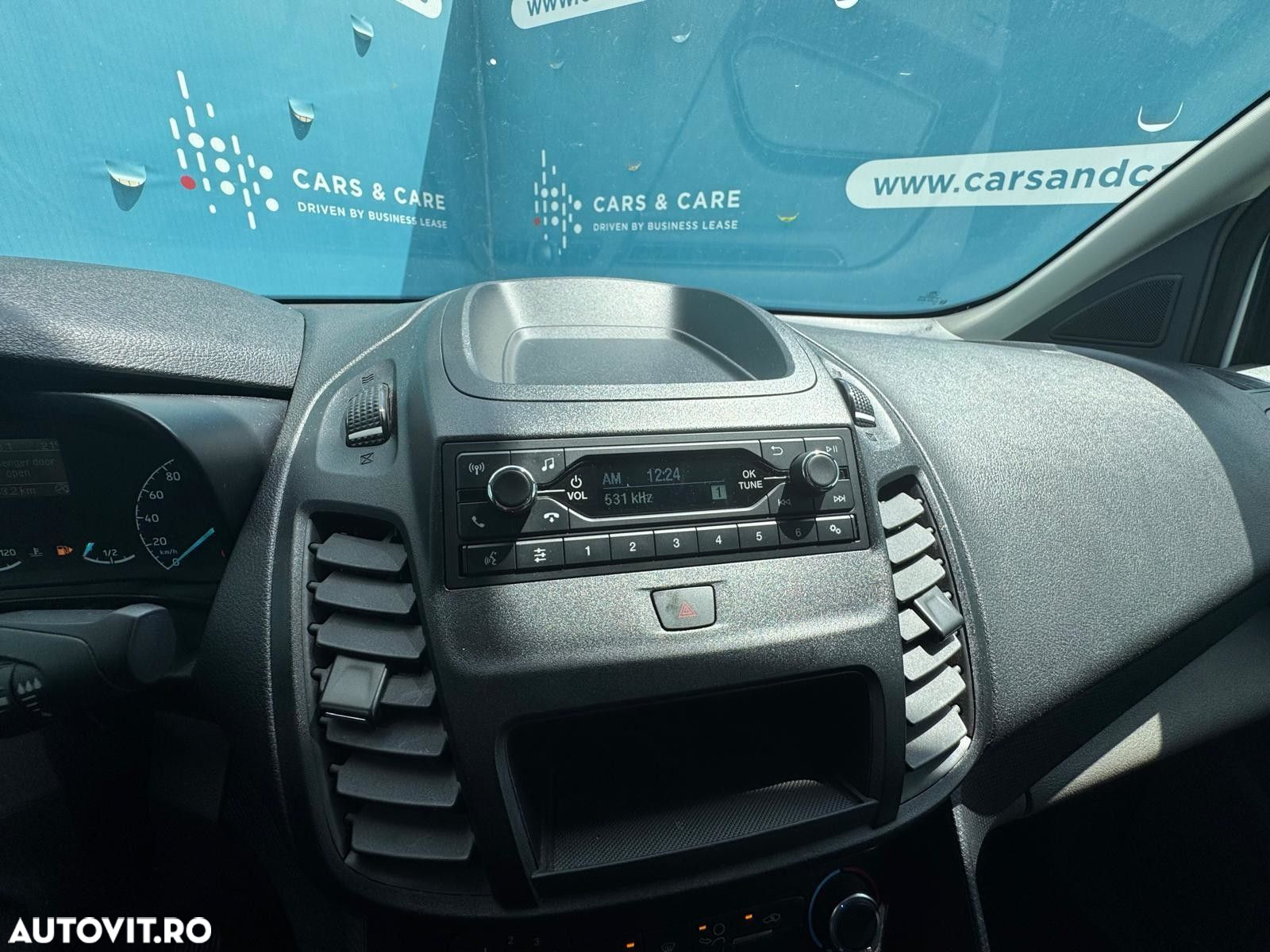 Ford Transit Connect - 13