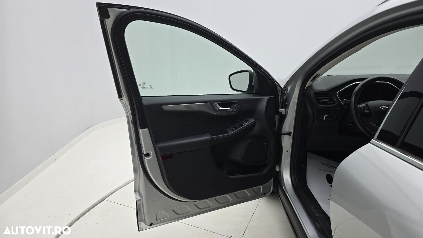 Ford Kuga - 10