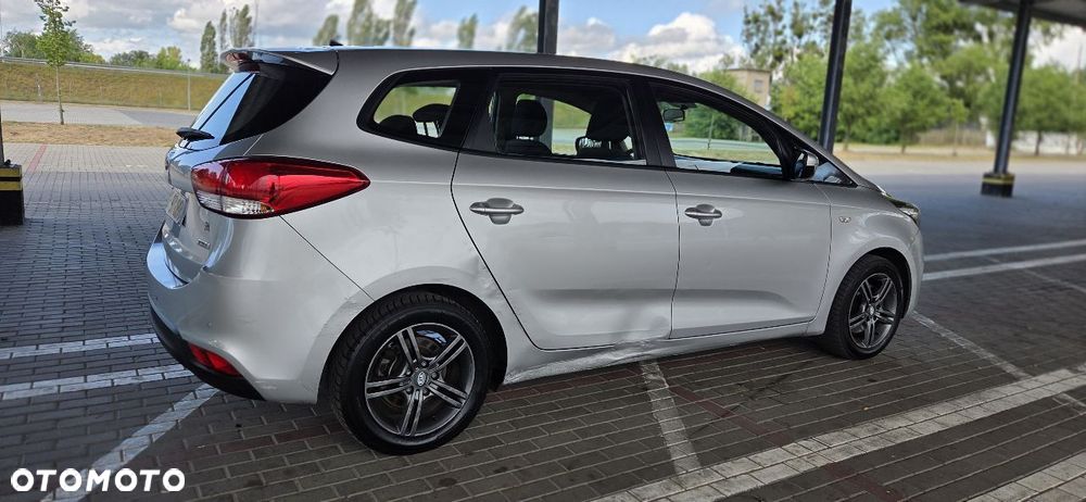 Kia Carens 1.7 CRDi 115 Dream Team Edition - 8