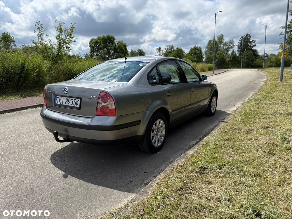 Volkswagen Passat 1.9 TDI Basis - 4