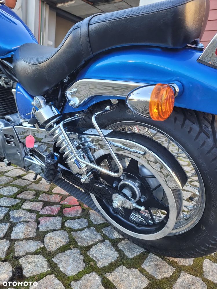 Suzuki Boulevard - 3