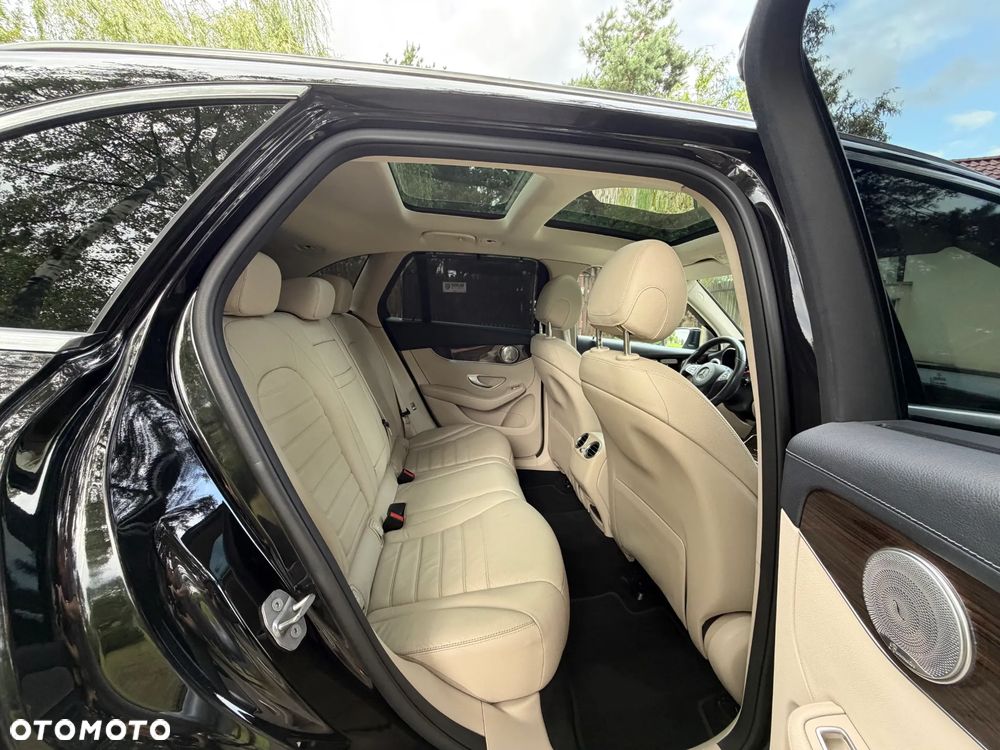 Mercedes-Benz GLC 250 4Matic 9G-TRONIC AMG Line - 29
