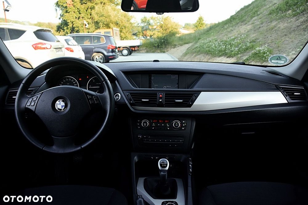 BMW X1 sDrive18d xLine - 17
