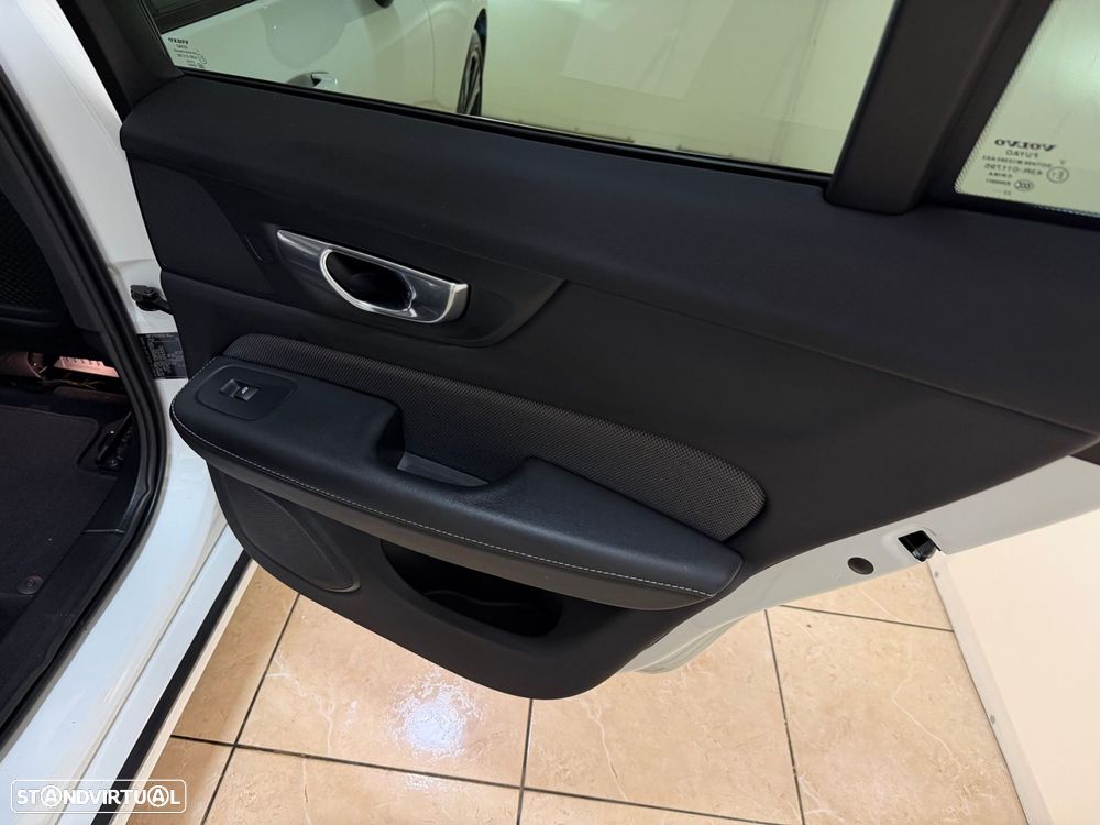 Volvo V60 2.0 T8 AWD TE Plus Dark - 52