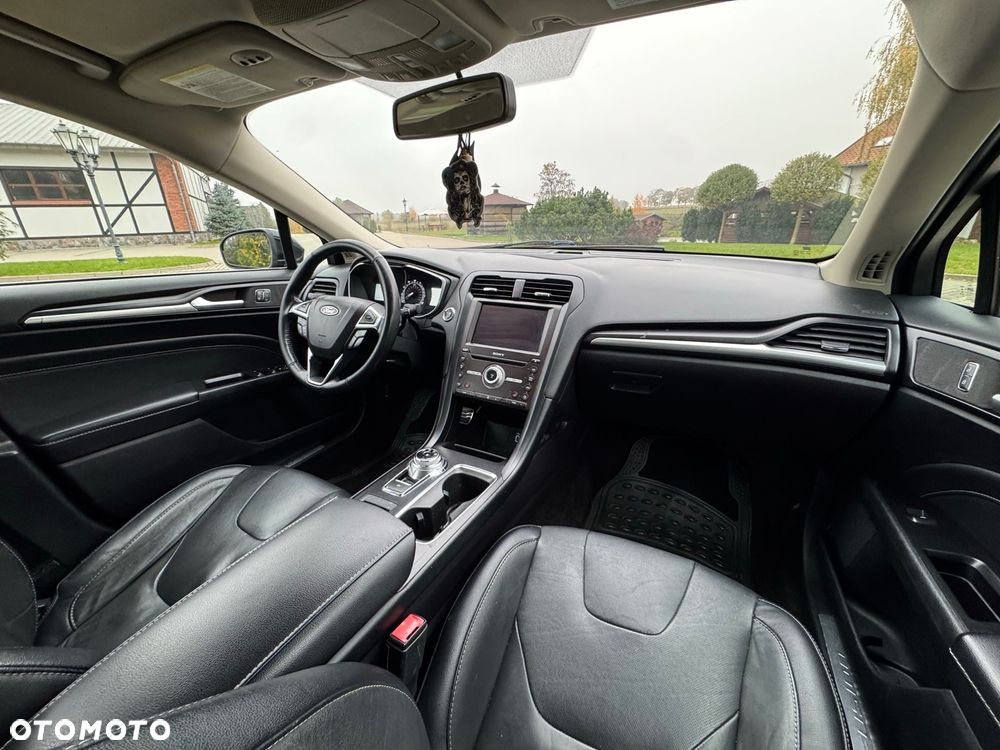 Ford Fusion 2.0 EcoBoost Titanium - 18
