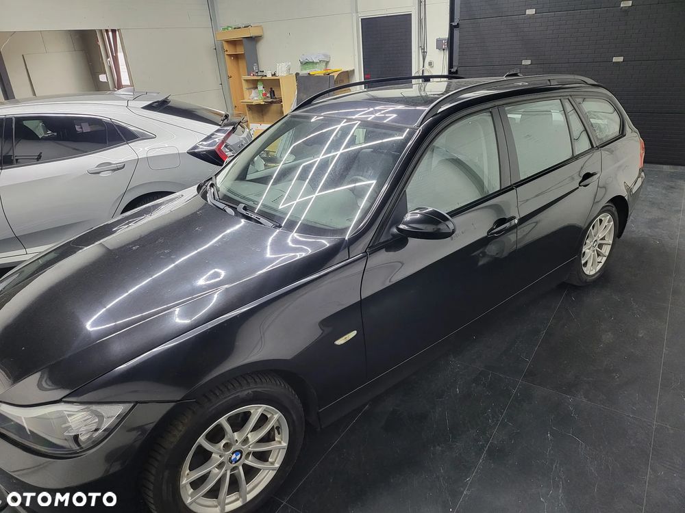 BMW Seria 3 318i - 23