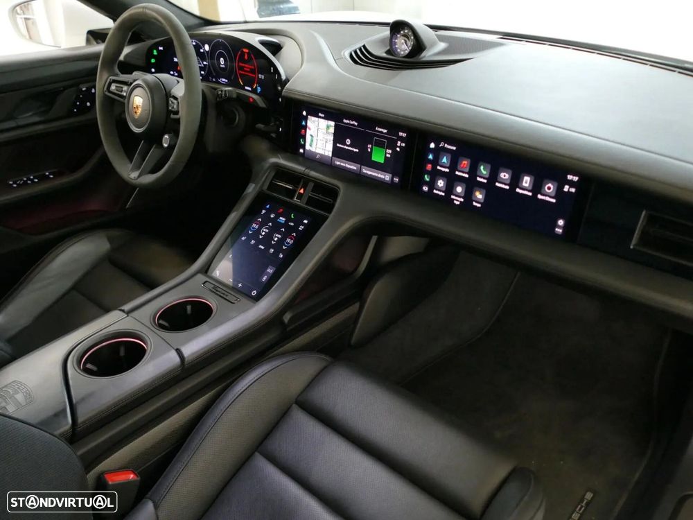 Porsche Taycan Turbo S - 29