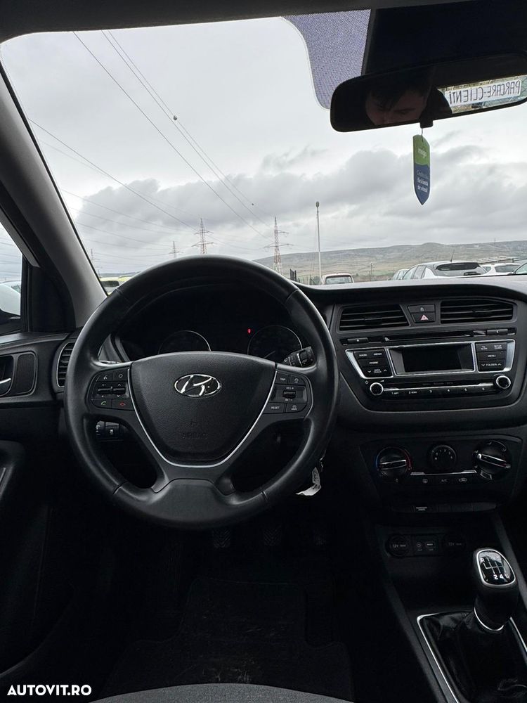 Hyundai i20 1.1 CRDi Comfort+ - 6