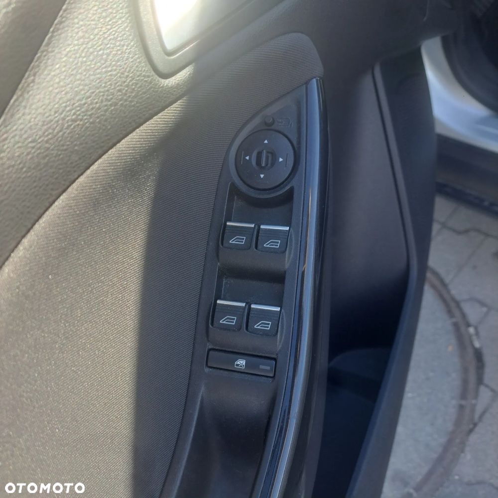 Ford Focus 1.0 EcoBoost Titanium - 9