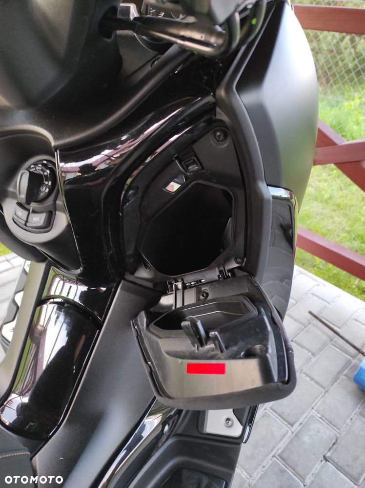 Yamaha X-max - 7