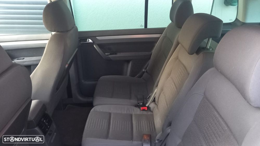 VW Touran 1.9 TDi Highline BlueM. 5L - 19