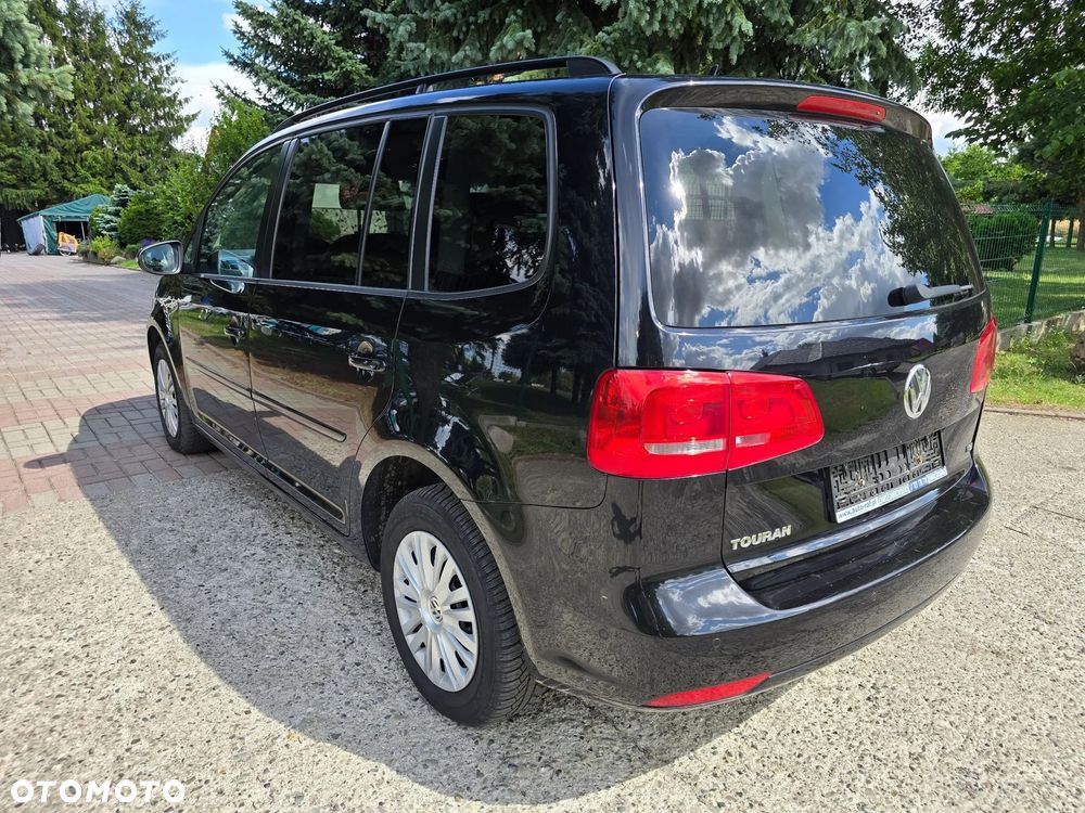 Volkswagen Touran - 19