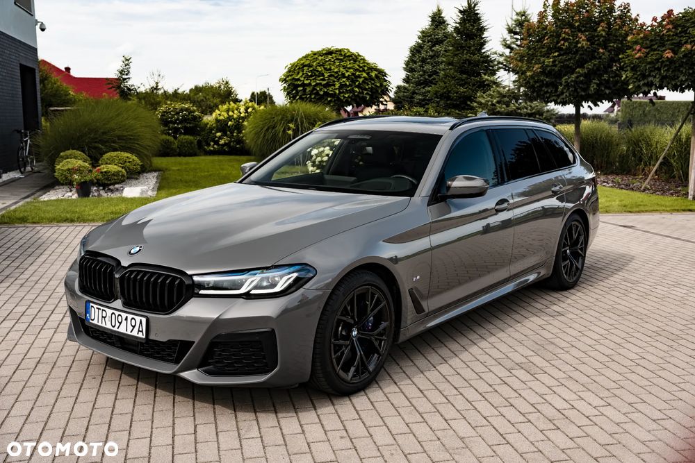 BMW Seria 5 520d xDrive Touring M Sport Edition - 10