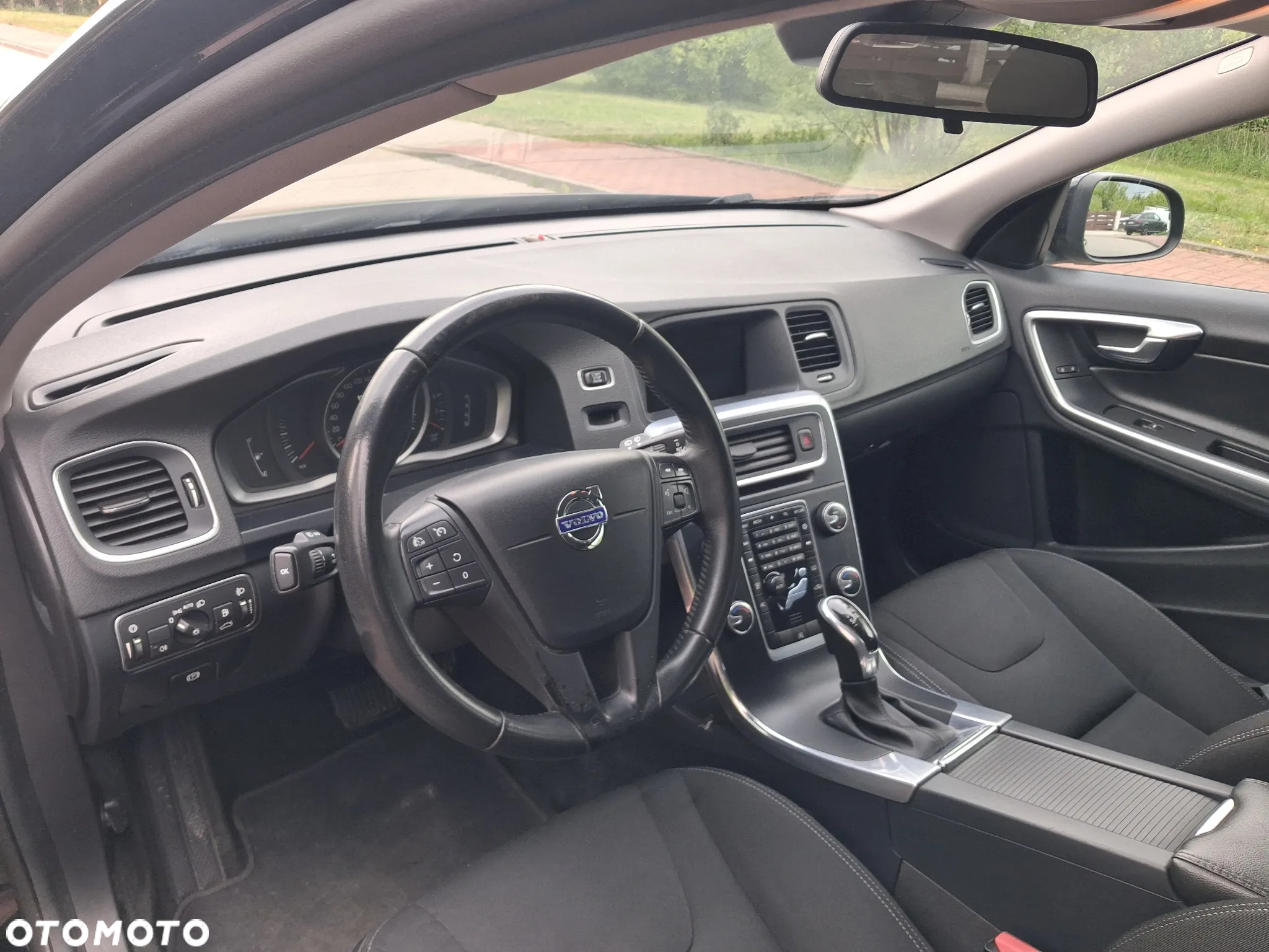 Volvo V60 D2 Geartronic Kinetic - 4