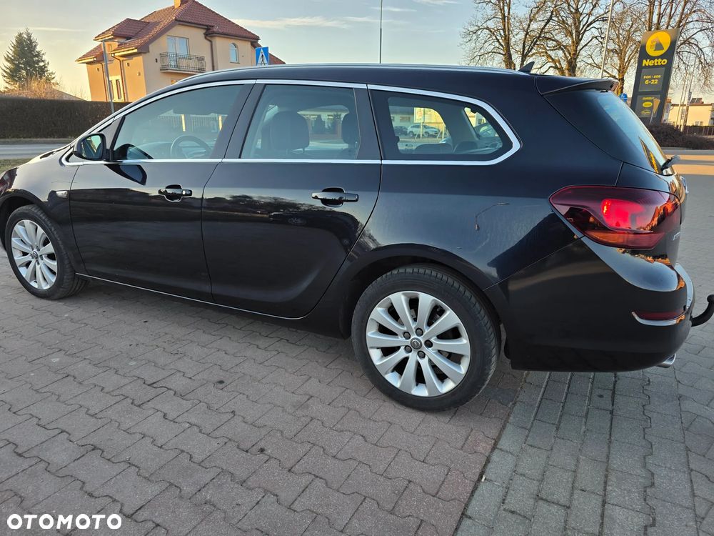 Opel Astra 1.4 Turbo - 11