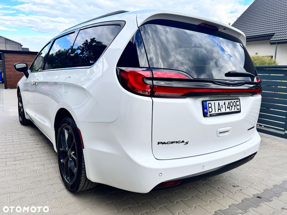 Chrysler Pacifica - 19