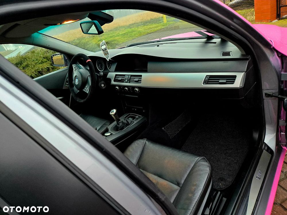 BMW Seria 5 525i Touring - 14