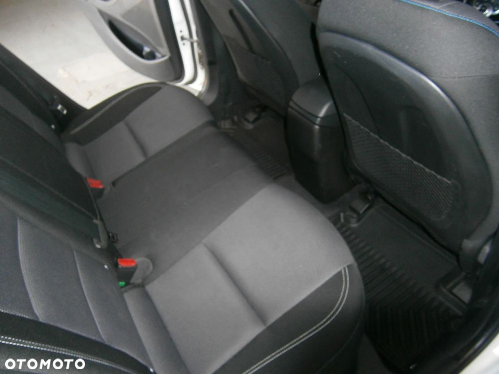 Hyundai i30 1.6 CRDi BlueDrive Go - 19