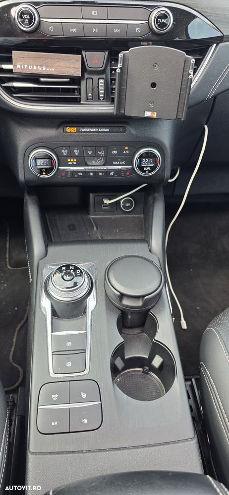 Ford Kuga - 11