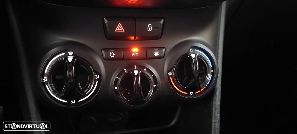 Peugeot 208 1.6 BlueHDi Style - 14