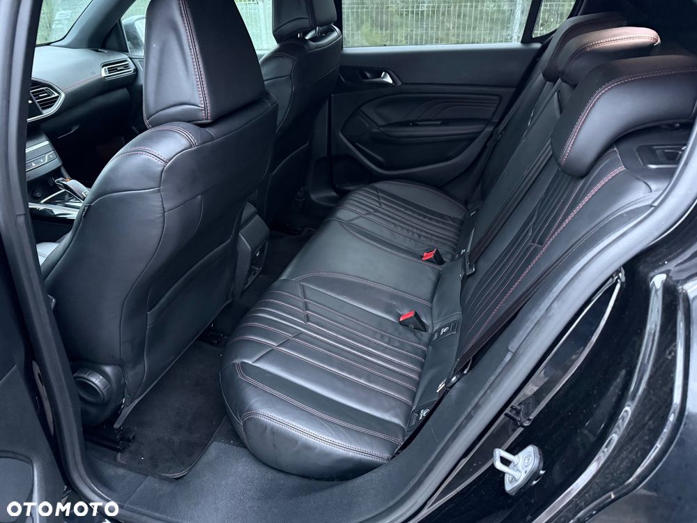 Peugeot 308 PureTech 130 GPF EAT8 Stop & Start GT - 26