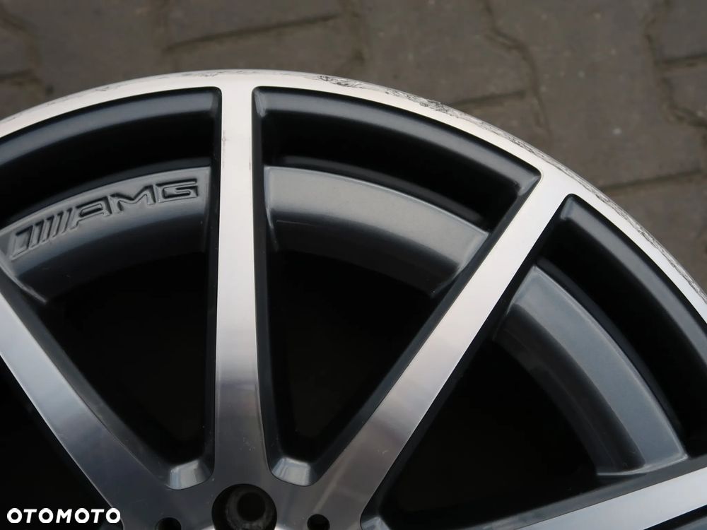 235 Felga Aluminiowa Mercedes A2234012000 10,5x20et50 - 2