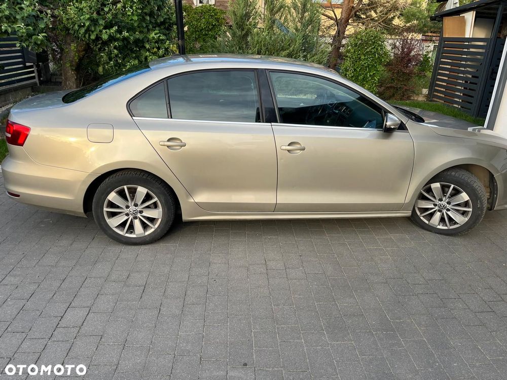 Volkswagen Jetta 2.0 TDI DPF BMT Highline - 4