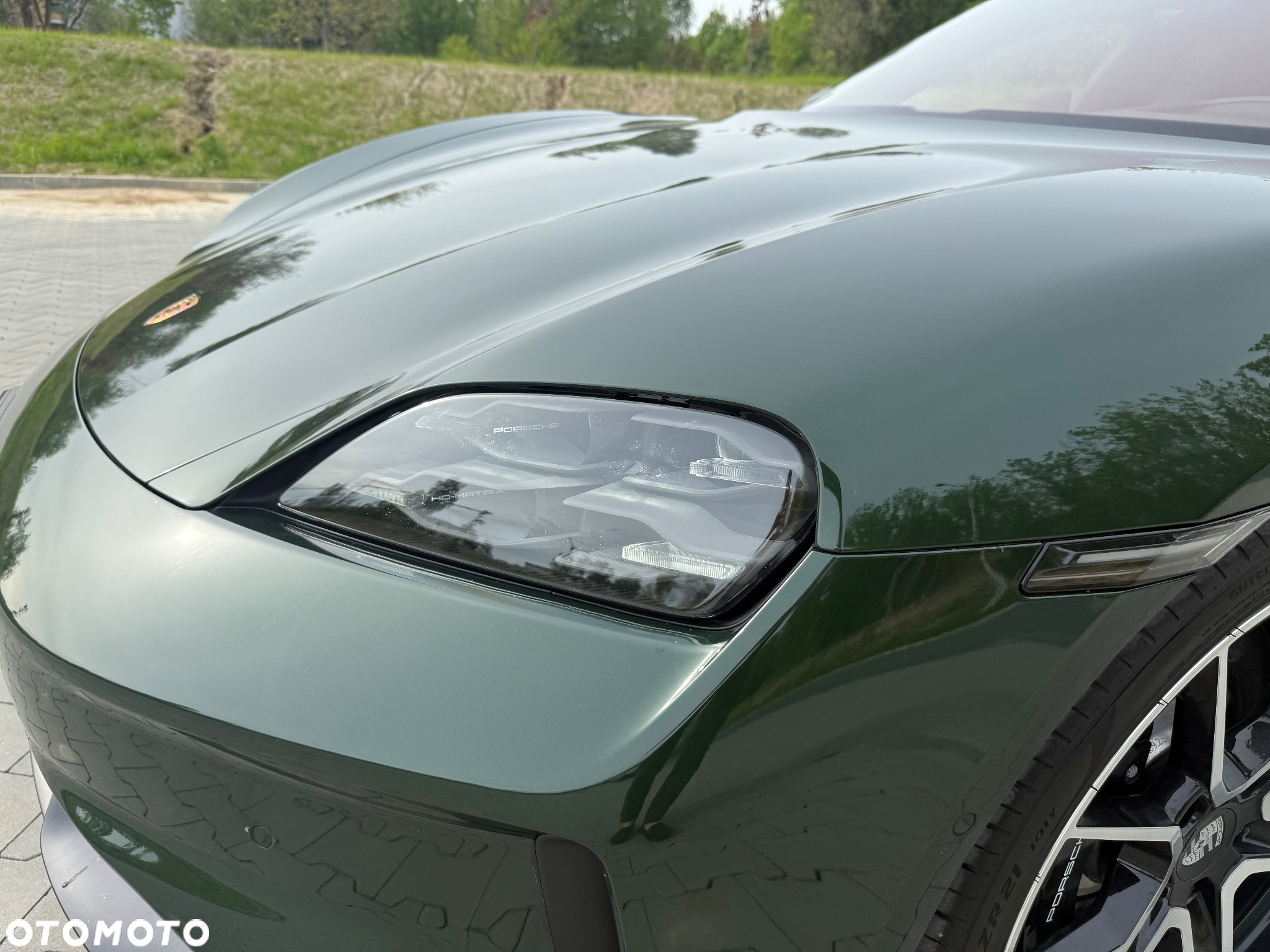 Porsche Taycan 105kWh Performance Plus - 10