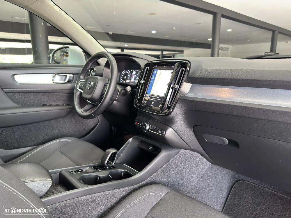 Volvo XC 40 1.5 T5 PHEV Inscription Expression — fotografia 21