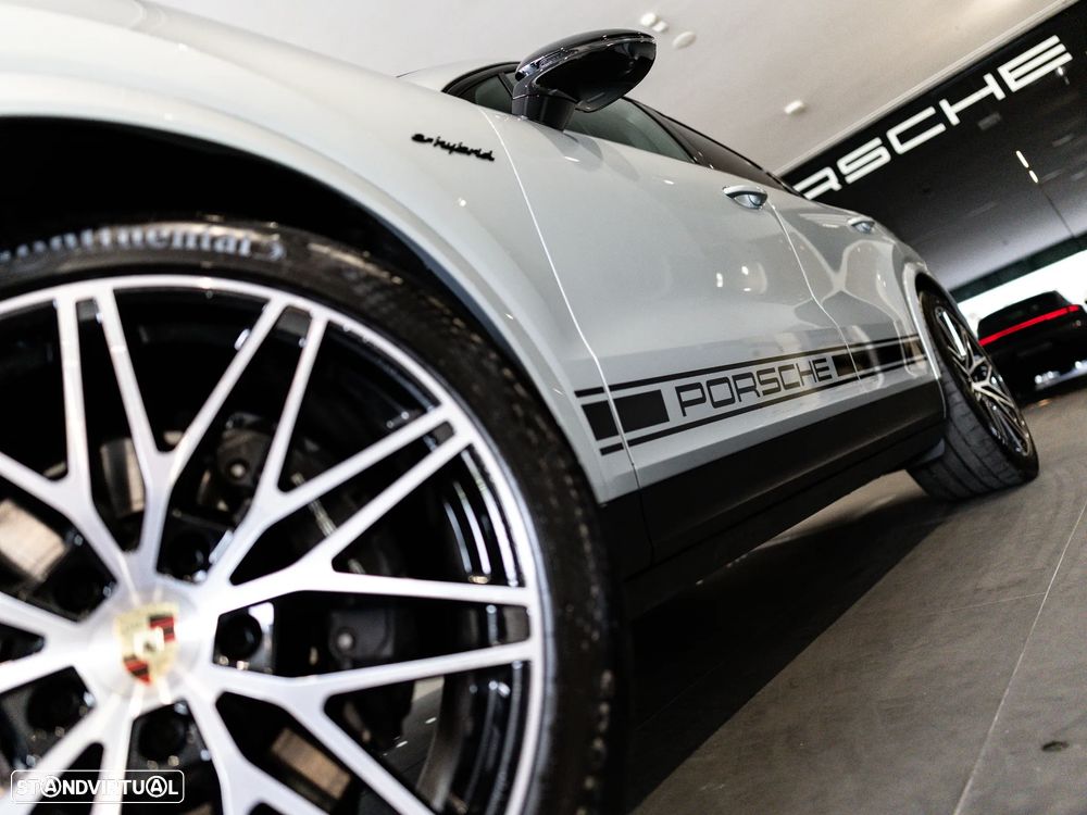 Porsche Cayenne Coupé E-Hybrid - 14