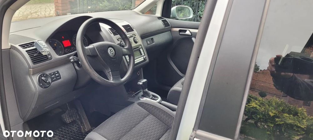 Volkswagen Touran 1.9 TDI DPF DSG Trendline - 9