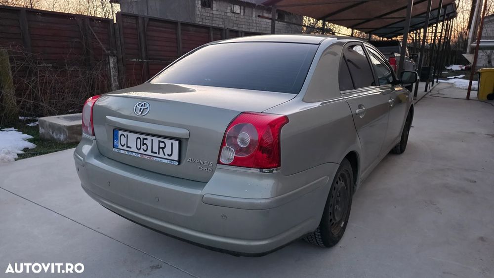 Toyota Avensis 2.0 D-4D Comfort - 3