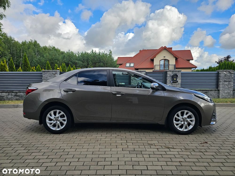 Toyota Corolla 1.6 Comfort - 6