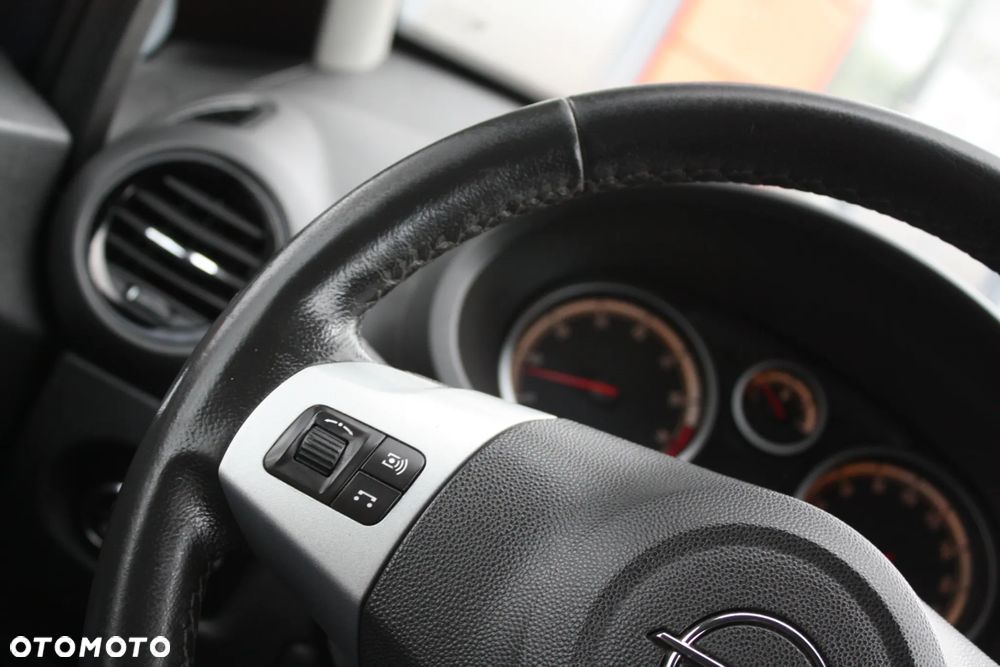 Opel Corsa 1.2 16V Graphite - 20