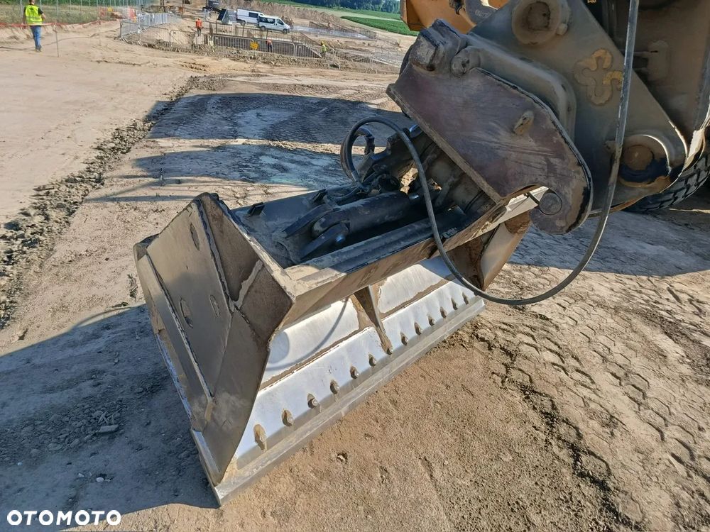 Volvo EC210CL - 6