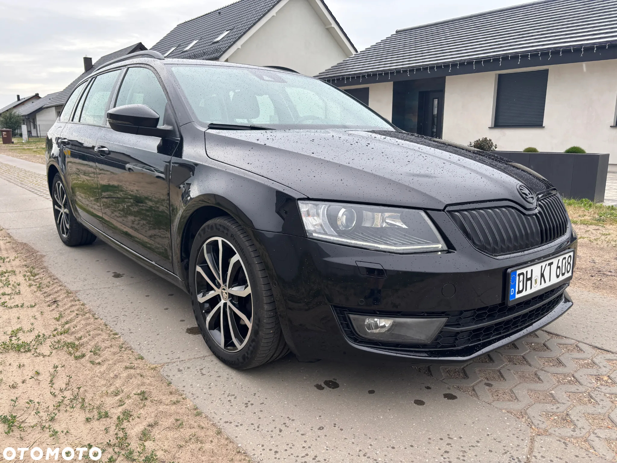 Skoda Octavia Combi 2.0 TDI DSG L&K - 4