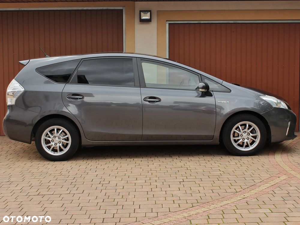 Toyota Prius+ (Hybrid) Life - 13